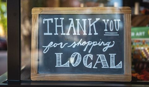 How can small businesses compete with the big chains