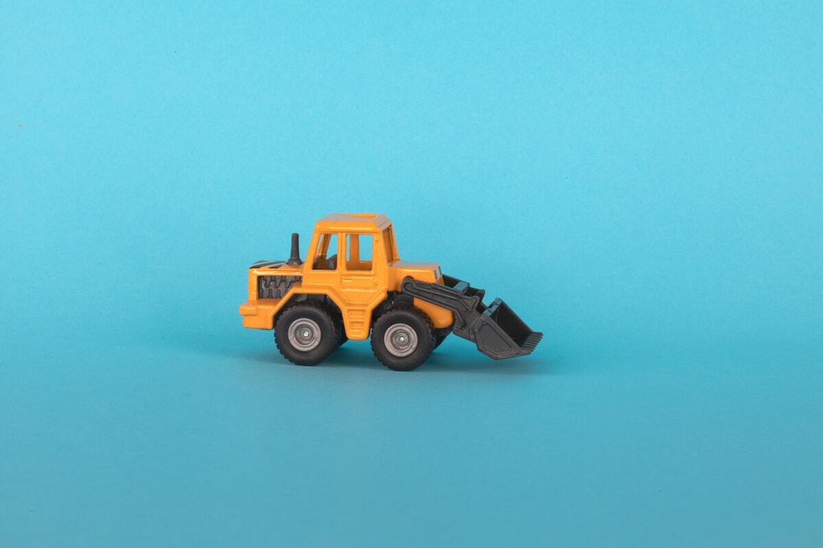 Business plant and equipment Buy or lease