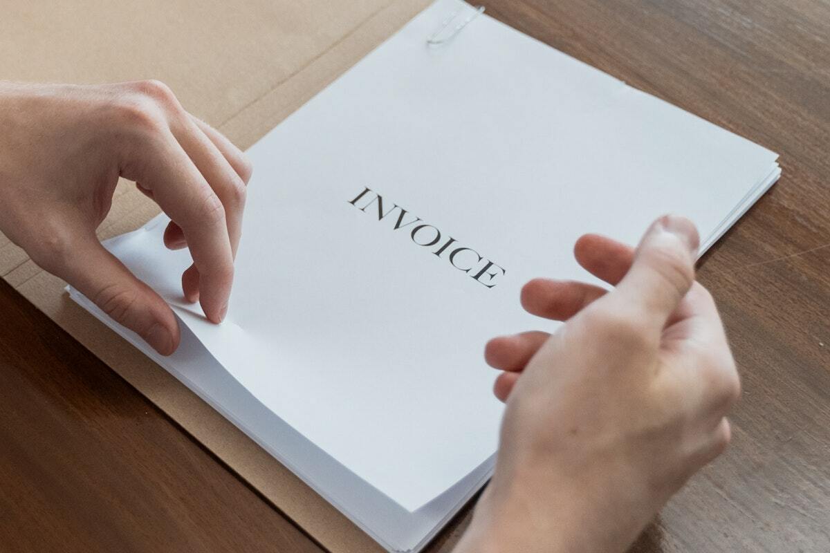 What should be on a VAT invoice